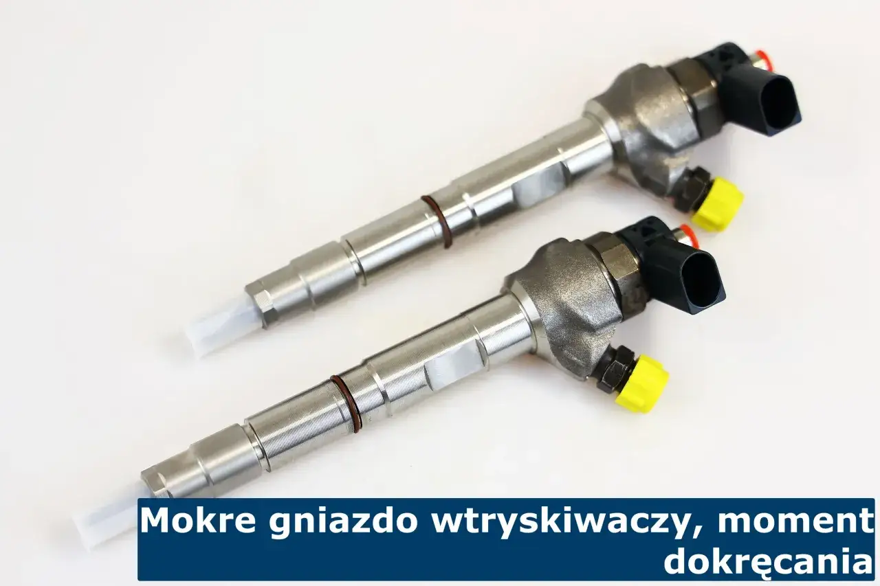 Dwa wtryskiwacze do Mercedesa 2.2 CDI, gotowe do montażu. Kluczowy moment dokręcania wtryskiwaczy zapewnia ich prawidłowe działanie.
