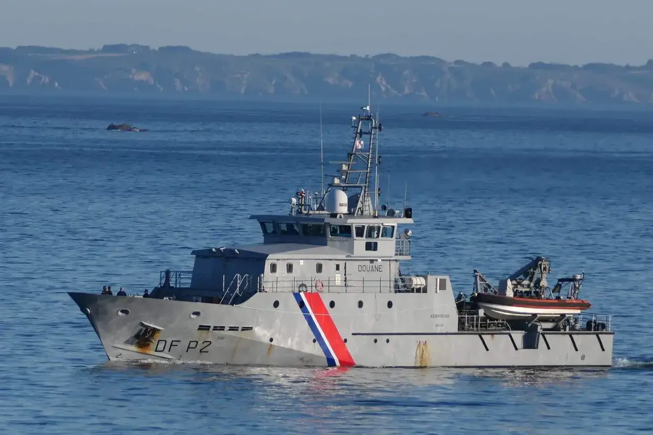 Bateau garde-côte
