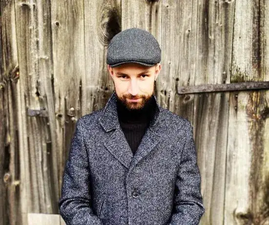 Zdjęcie Czy kaszkiety są modne? Odkryj ich aktualny styl i popularność