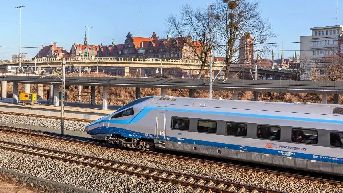 Zdjęcie Ile jedzie pendolino z Krakowa do Gdańska? Zaskakujące czasy przejazdu!