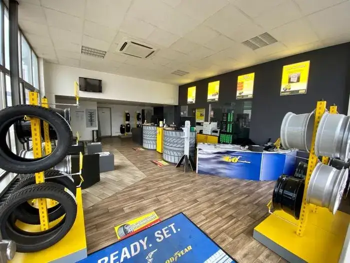 Zdjęcie Quick Reifendiscount Lübeck: Adresse, Öffnungszeiten und Kundenbewertungen