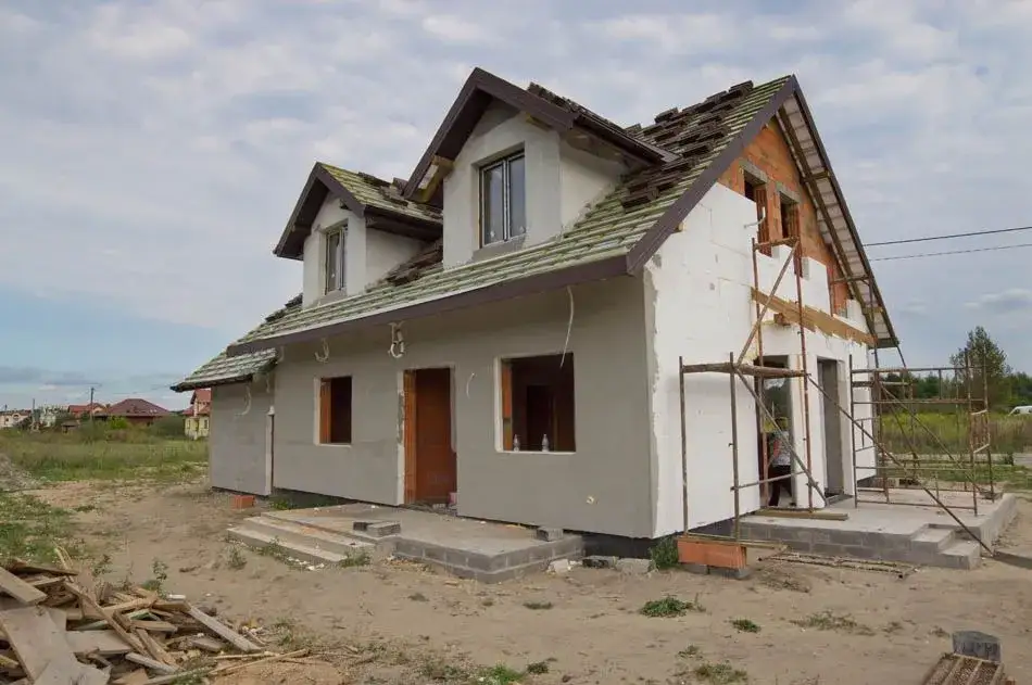Zdjęcie Ile razy klej potrzebny na elewację? Oblicz dokładnie zużycie