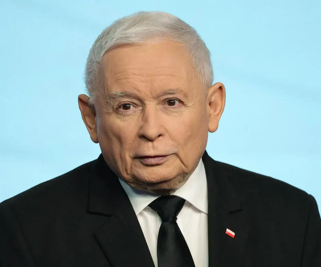 polityk w szpitalu kolano
