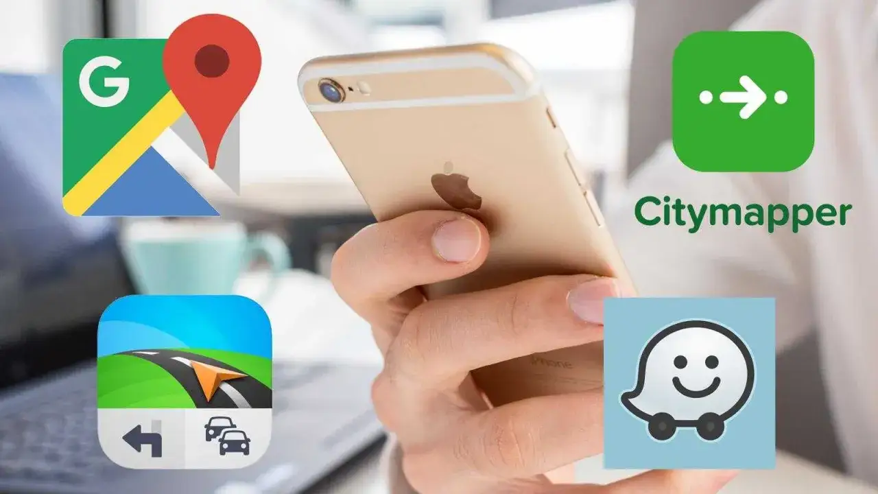 Złoty iPhone w dłoni, otoczony ikonami aplikacji nawigacyjnych: Google Maps, Citymapper i innymi. To najlepsza nawigacja na telefon za darmo.