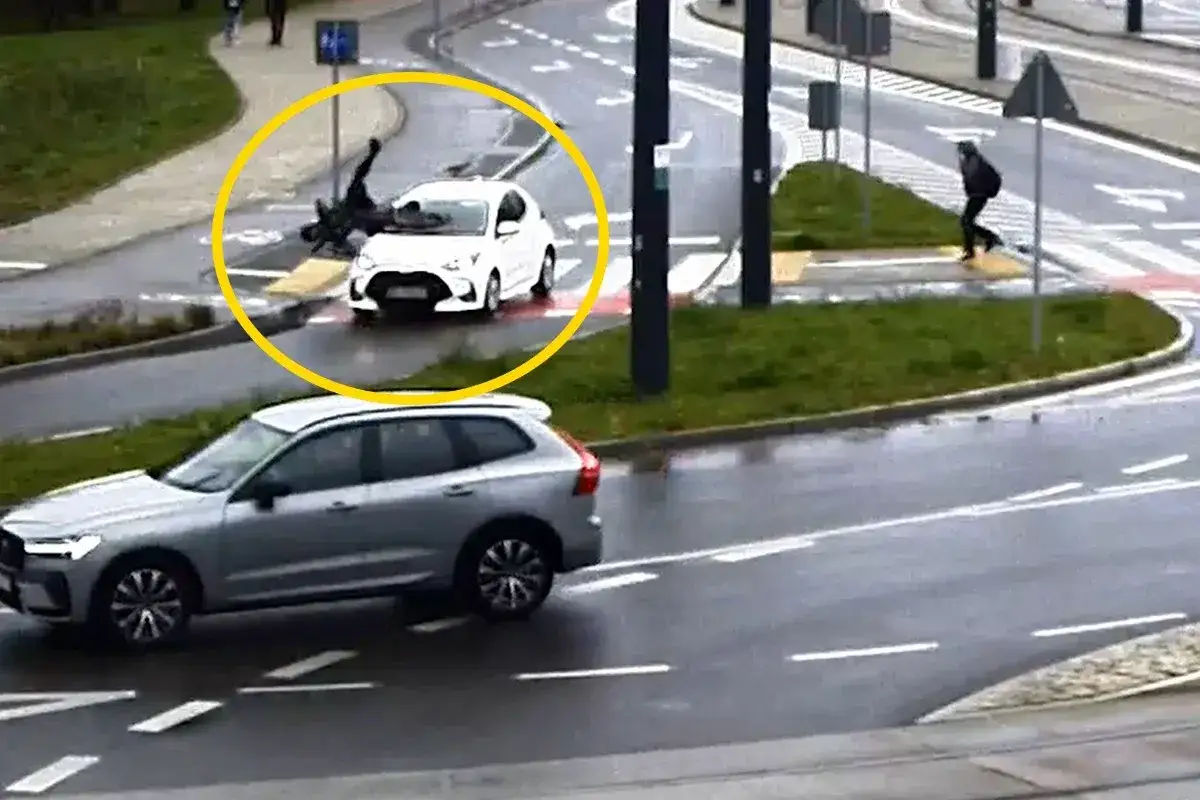 Wypadek na przejeździe rowerowym. Czy rowerzysta ma pierwszeństwo? Biały samochód potrącił rowerzystę.