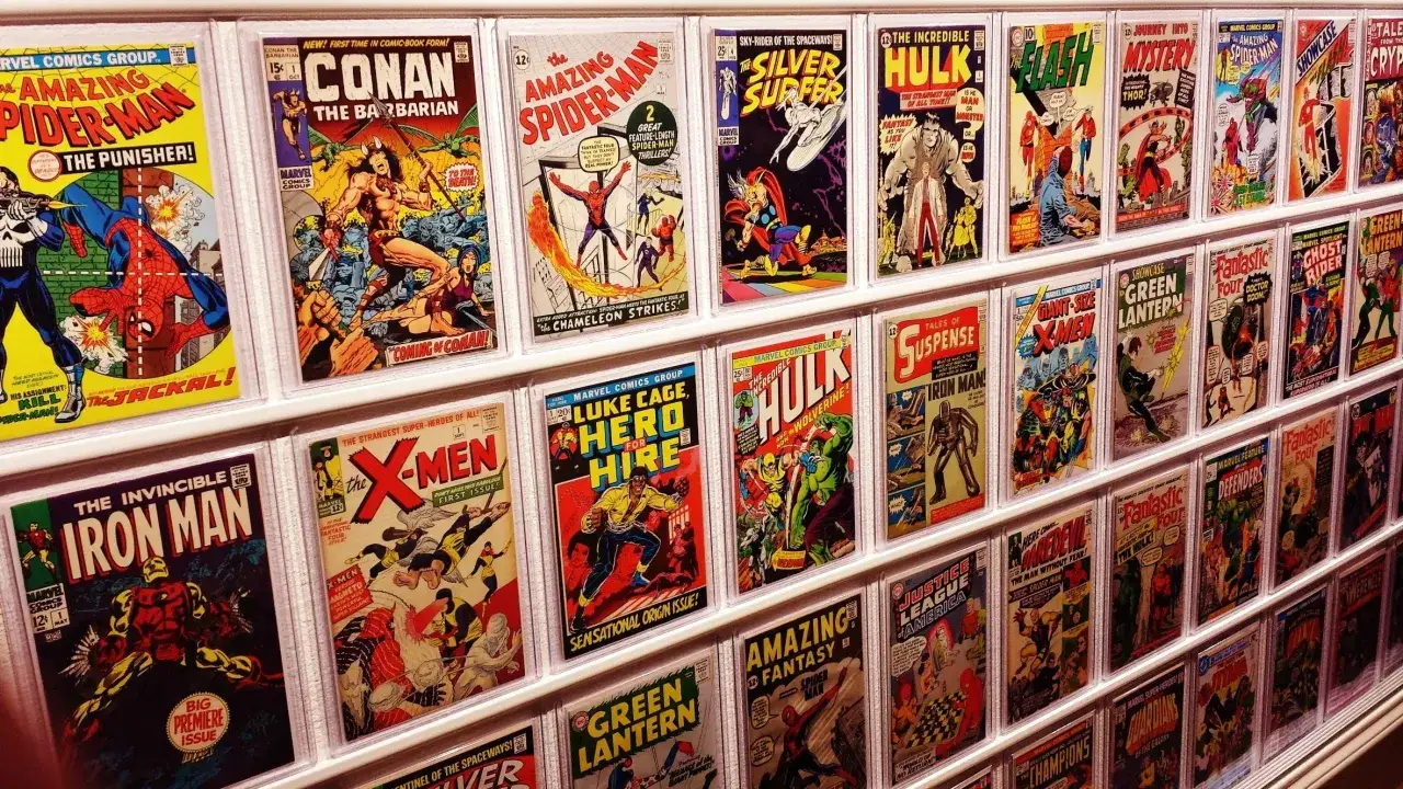 Rządki klasycznych komiksów, które trzeba przeczytać: Spider-Man, Conan, Hulk, Iron Man i wiele innych.
