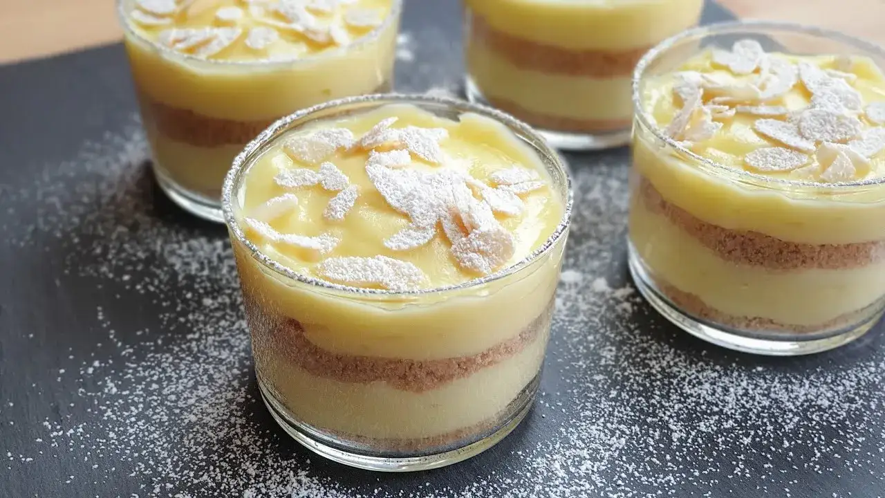 Dessert con crema pasticcera assortiti
