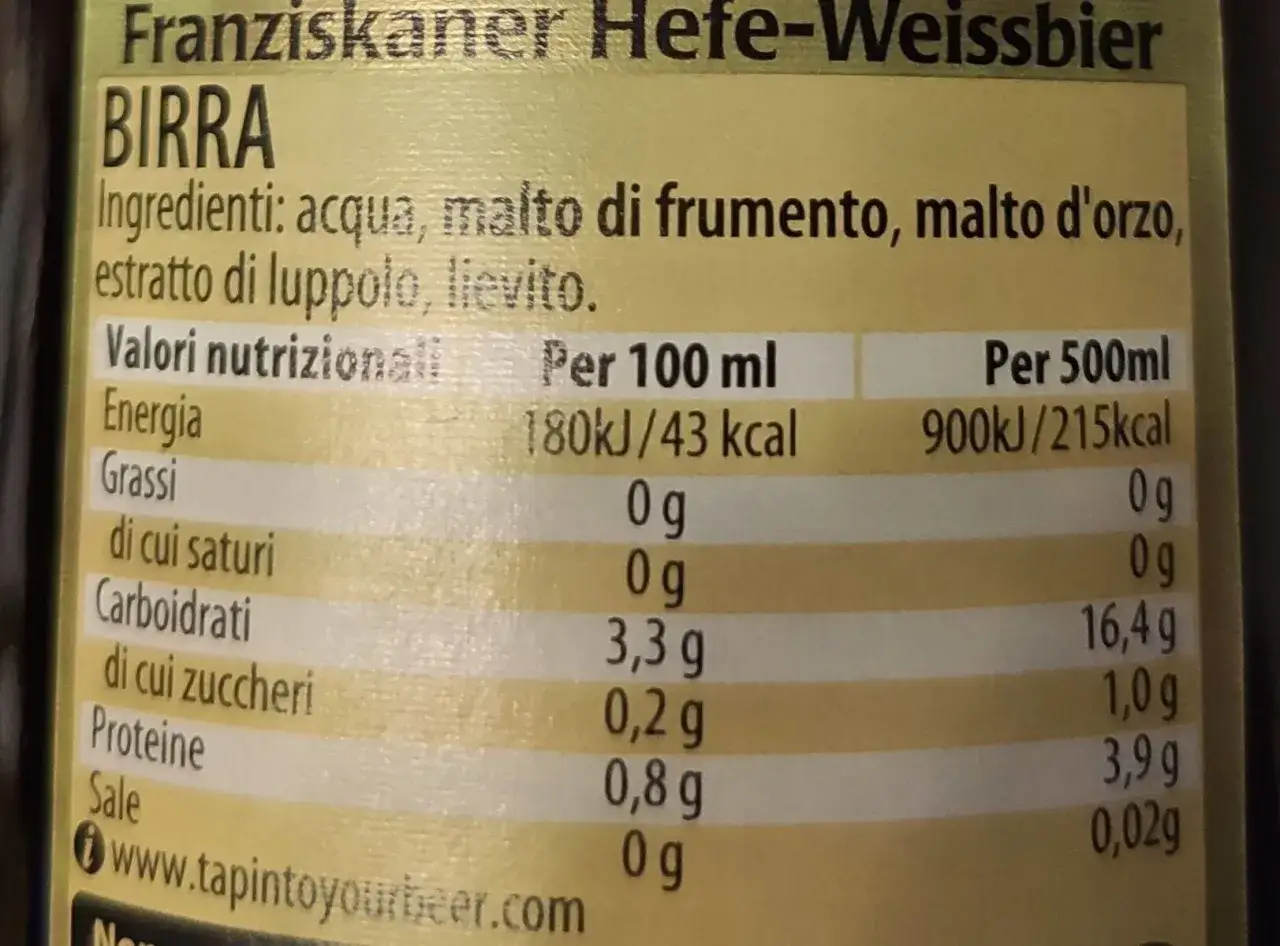 Etichetta di birra Franziskaner con valori nutrizionali per 100ml e 500ml: energia, grassi, carboidrati, proteine e sale.