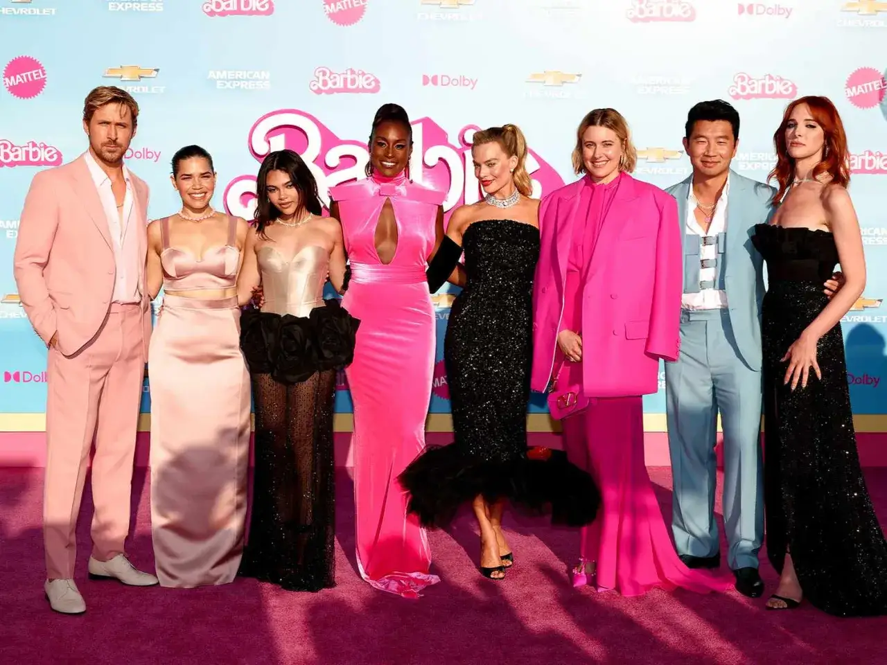 Barbie (film) obsada: Ryan Gosling, America Ferrera, Ariana Greenblatt, Issa Rae, Margot Robbie, Kate McKinnon, Simu Liu, Alexandra Shipp.
