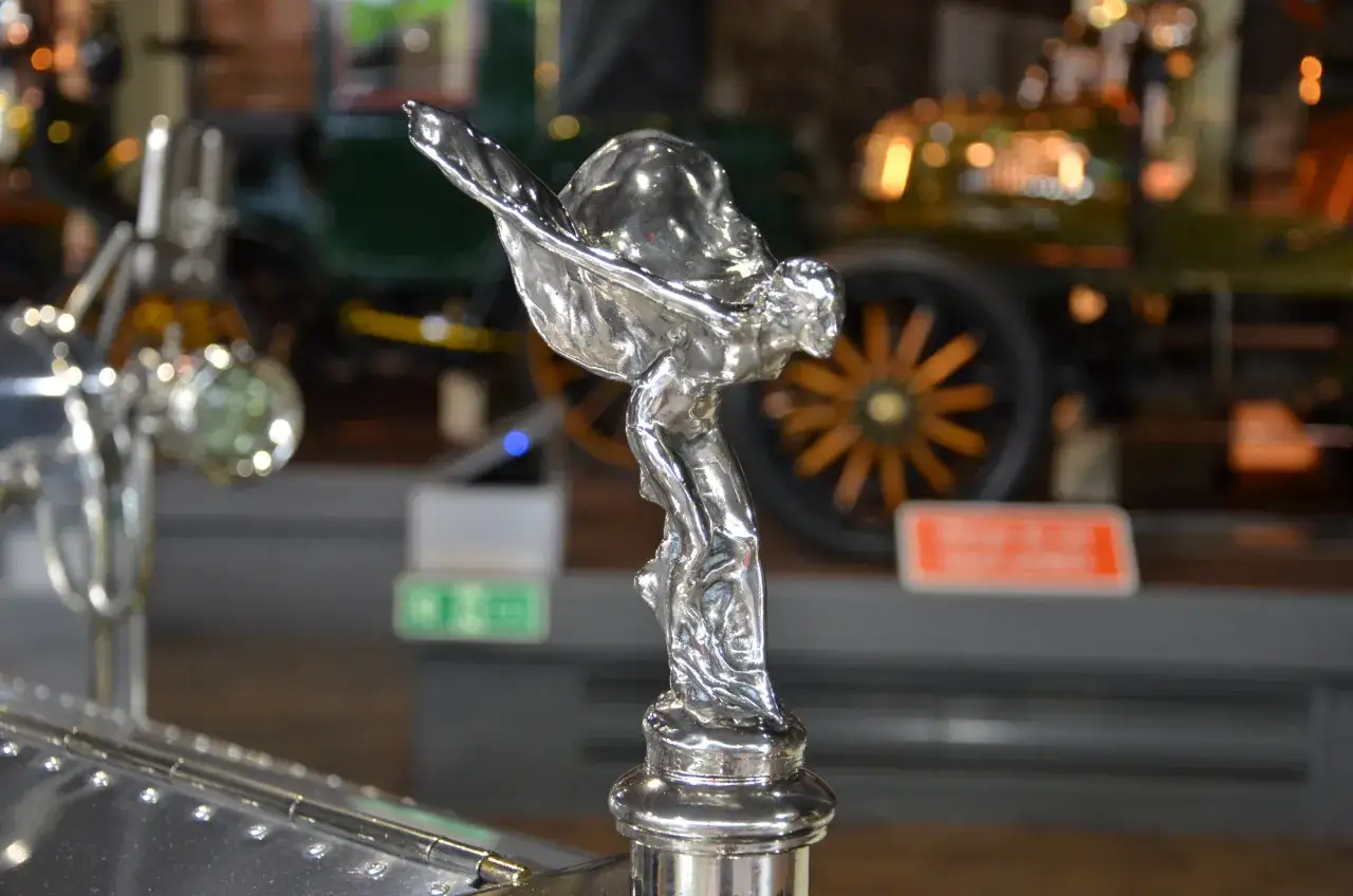 Den ikoniska Rolls-Royce kylarprydnad,