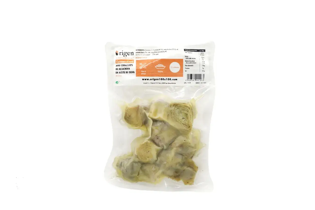 Corazones de alcachofa tiernos y jugosos, confitados en aceite de oliva. Listos para disfrutar.