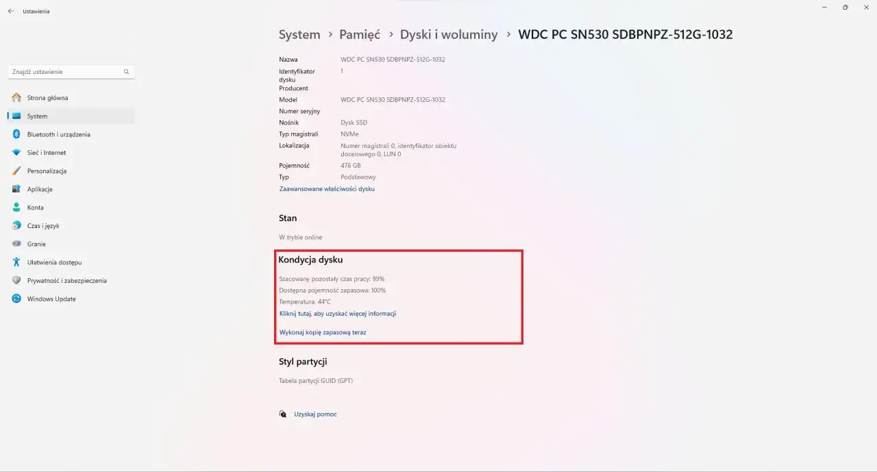 Sprawdzanie kondycji komputera: dysk SSD 476 GB, 99% pozostałego czasu pracy, 100% wolnego miejsca, temperatura 44°C.