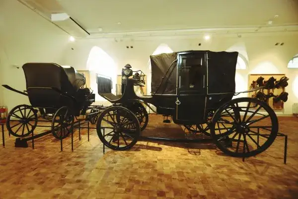 Wystawa Powozownia Muzeum Łowiectwa i Jeździectwa