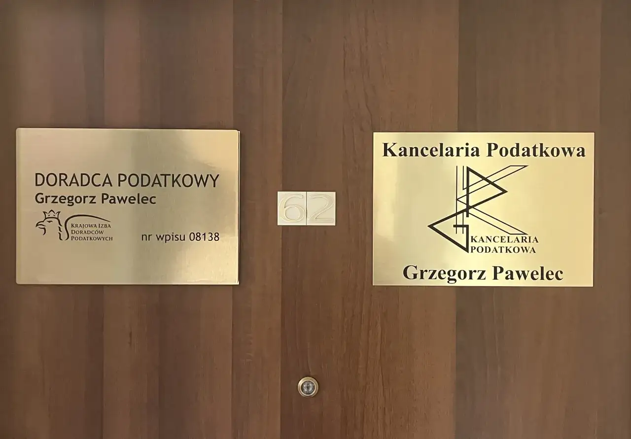 Tabliczki z nazwami 