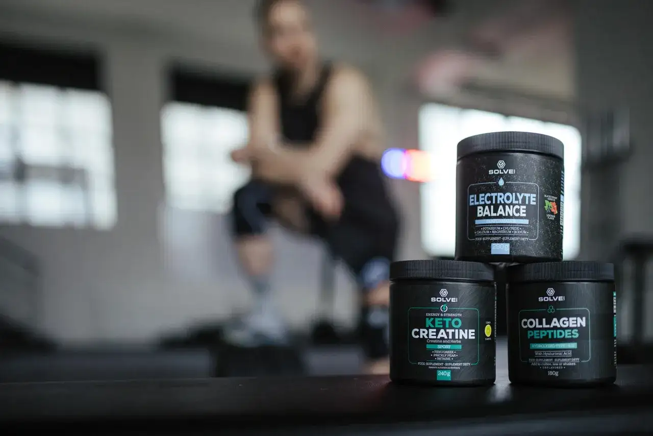 Suplementy Solvei: Keto Kreatyna, Electrolyte Balance i Collagen Peptides. Zastanawiasz się, czy kreatyna przed czy po treningu da najlepsze efekty?