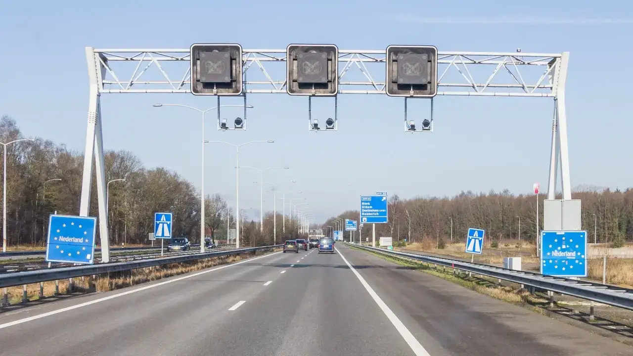 Granica z Holandią. Czy do Holandii potrzebny jest paszport? Znak 