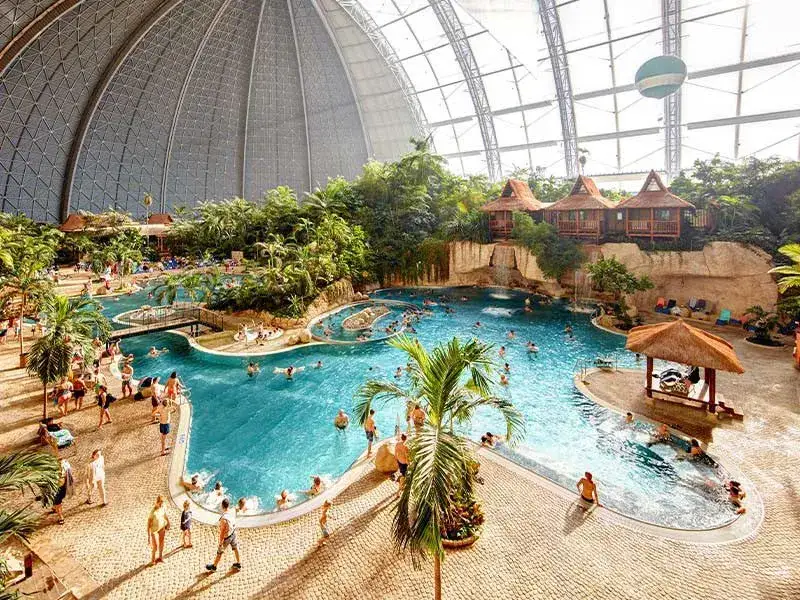 Tropical Islands Halle Innenansicht S&uuml;dsee