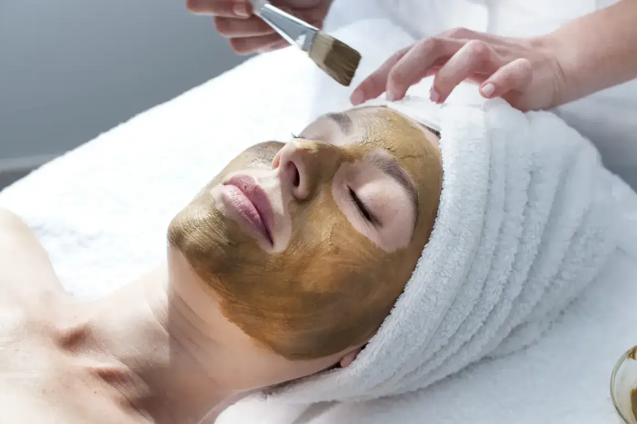 Unterschied mechanisches und chemisches Peeling