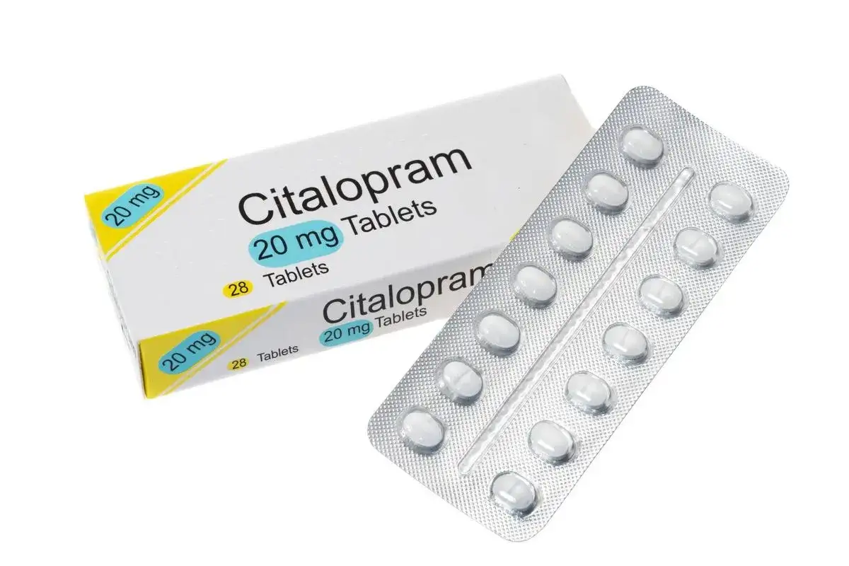 Opakowanie i blister tabletek Citalopram 20 mg, leku pomagającego odzyskać spokój.