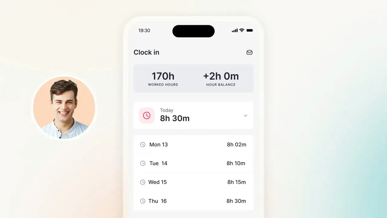 Interfaz de un m&oacute;vil mostrando un resumen de horas trabajadas y saldo horario, parte de sistemas de fichaje.