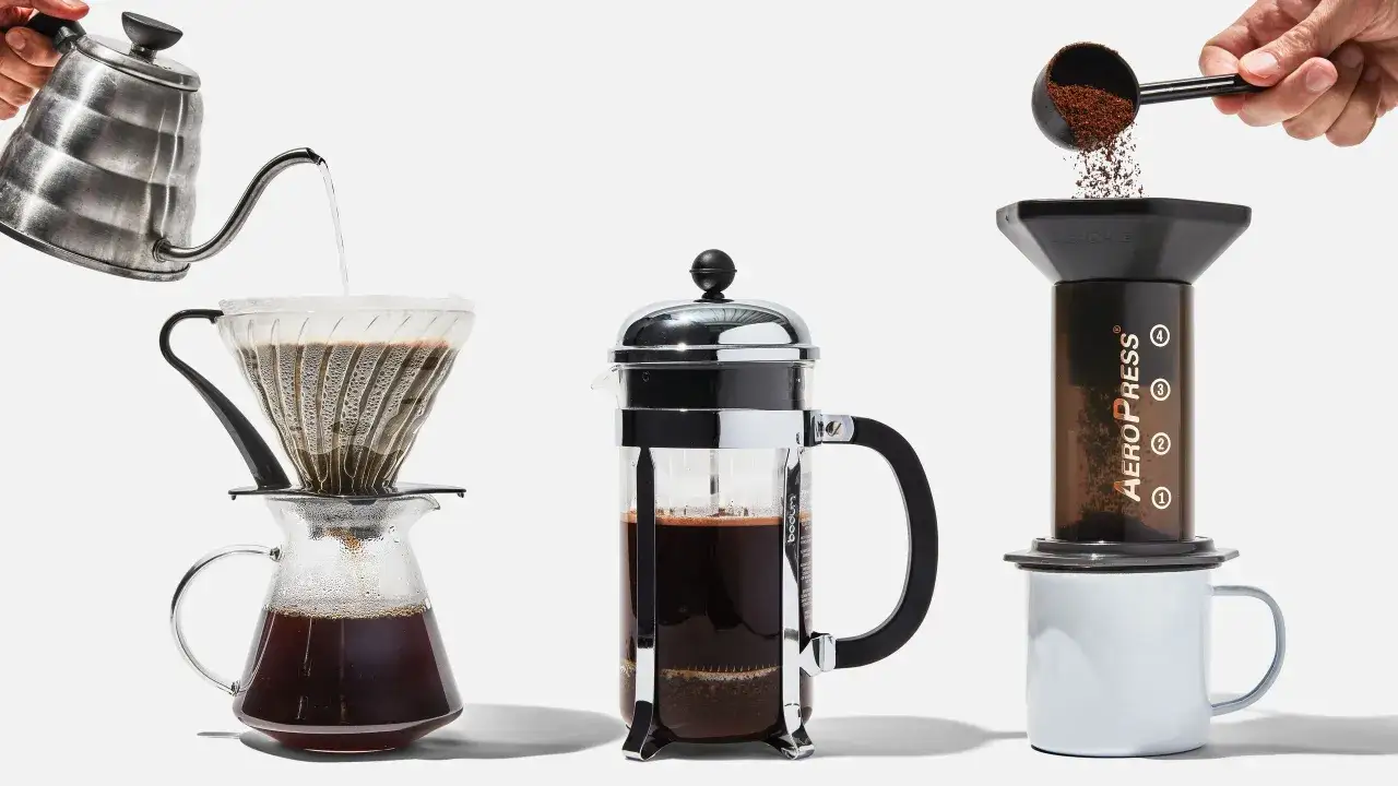 Trzy metody parzenia kawy: drip, french press i Aeropress. Idealne dla miłośników kawy, którzy szukają najlepszych wrażeń.