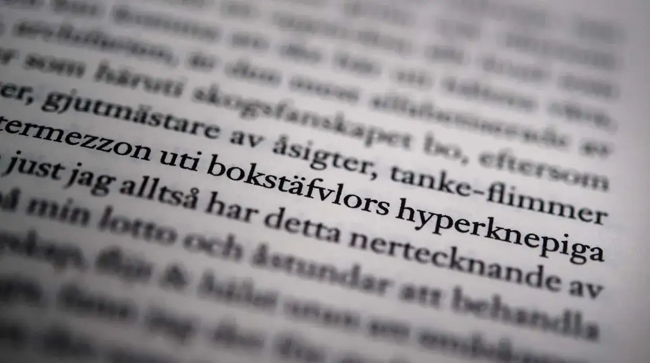 Texten i en bok, d&auml;r ordet 