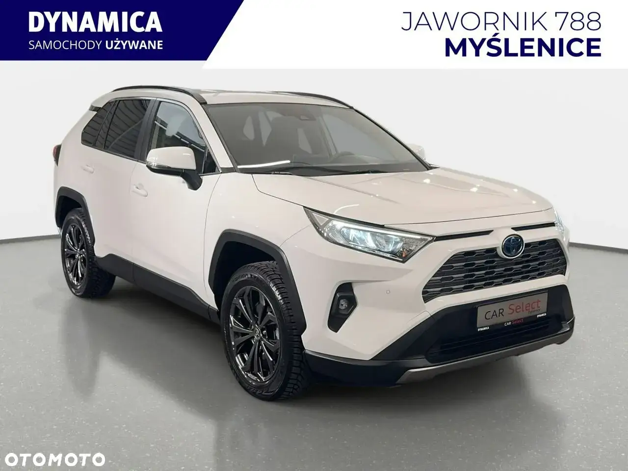 Biała Toyota RAV4 używana z salonu, idealna na rodzinne wycieczki. Dostępna w Jaworniku 788, Myślenice.