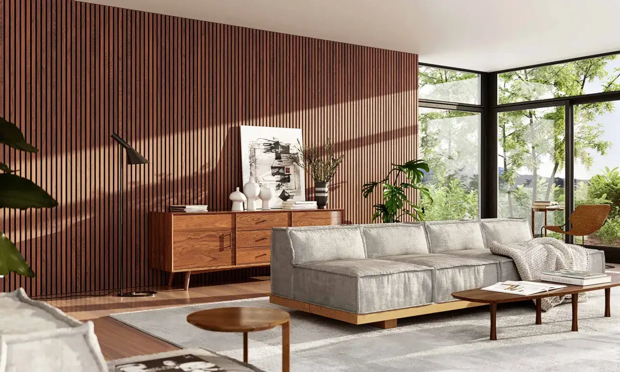 Salon moderne avec mur en tasseaux de bois, canapé gris, meuble vintage et grande baie vitrée. Une belle idée déco avec tasseau.