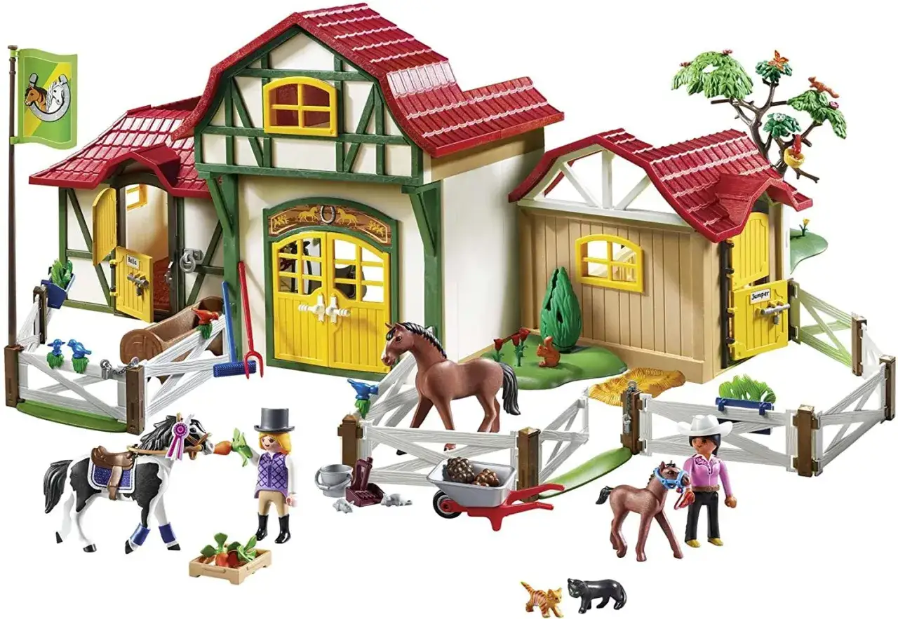 Playmobil stadnina koni por&oacute;wnanie modeli