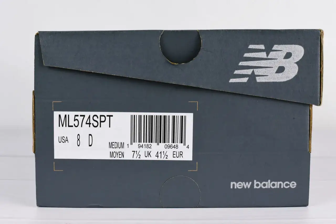 Pudełko na buty New Balance ML574SPT. Rozmiar USA 8 D, UK 7½, EUR 41½. Czy w 50 style są oryginalne buty? Tak, to oryginalne opakowanie.