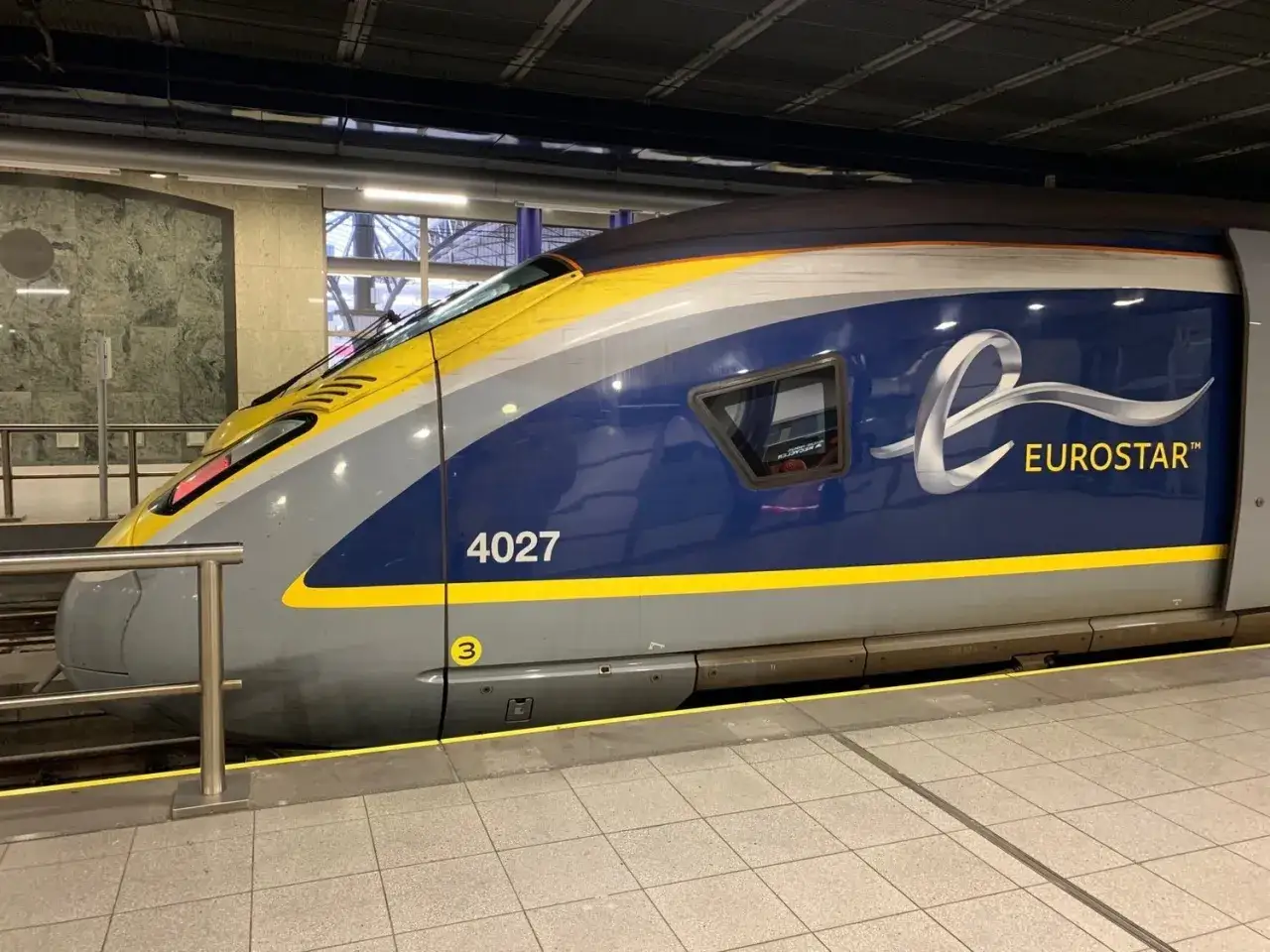 Der Eurostar-Zug 4027 steht bereit f&uuml;r die Fahrt von Br&uuml;ssel nach London.