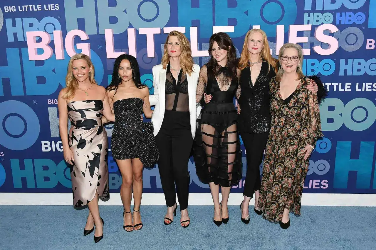Skådespelerskorna från Big Little Lies säsong 3 poserar på mattan.