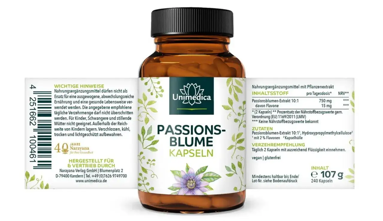 Flasche mit Unimedica Passionsblumen-Kapseln. Die Wirkung der Passionsblume auf die Psyche wird hier als Nahrungsergänzungsmittel angeboten.
