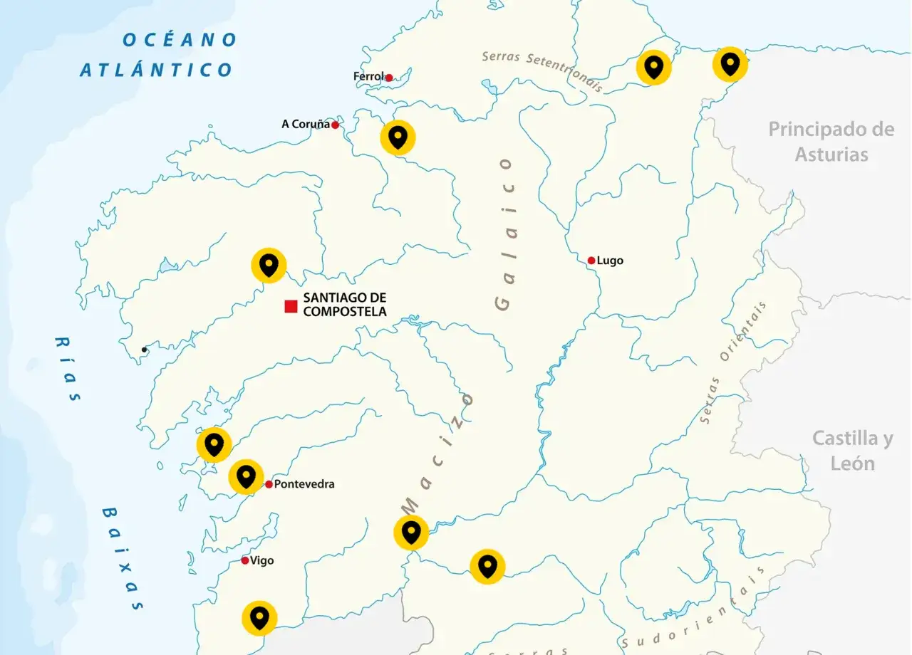 Mapa de Galicia con puntos de inter&eacute;s que se&ntilde;alan los pueblos m&aacute;s bonitos de Galicia. Se ven ciudades como A Coru&ntilde;a, Santiago de Compostela, Vigo y Lugo.