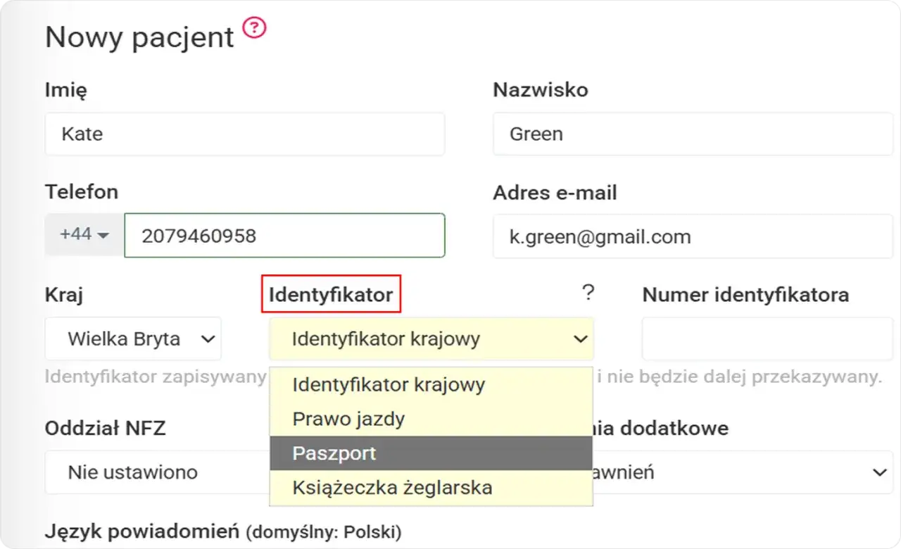 Formularz nowego pacjenta. Wybieranie typu identyfikatora: paszport, prawo jazdy, książeczka żeglarska. Dane potrzebne do ubezpieczenia zdrowotnego.