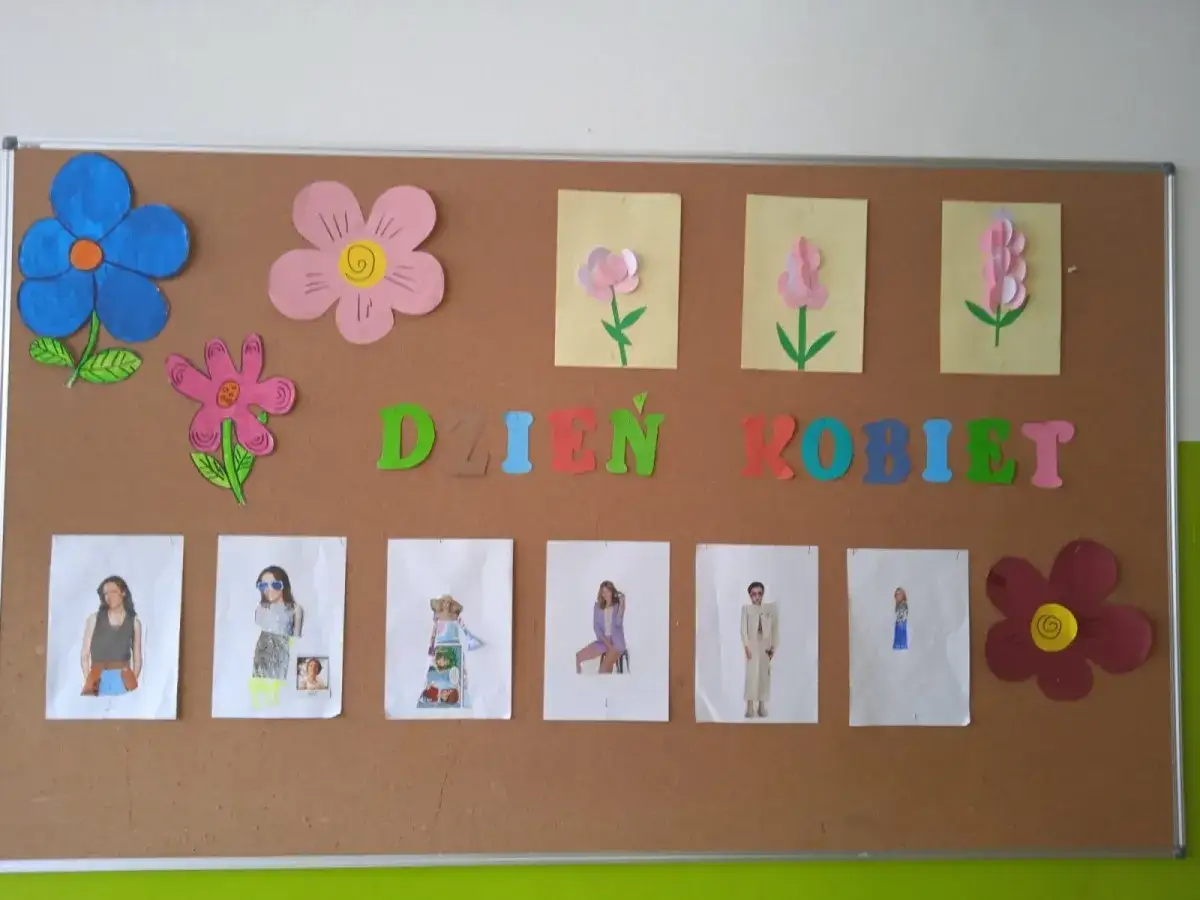 Kolorowa praca plastyczna na Dzień Kobiet: kwiaty, litery
