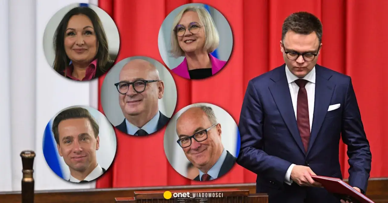 Portretowe zdjęcia członków prezydium Sejmu na tle biało-czerwonej flagi.