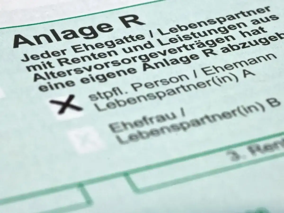 Anlage R: Steuererklärung für Rentner. Hier werden Werbungskosten für Rentner erfasst, z.B. für Ehemann/Lebenspartner.