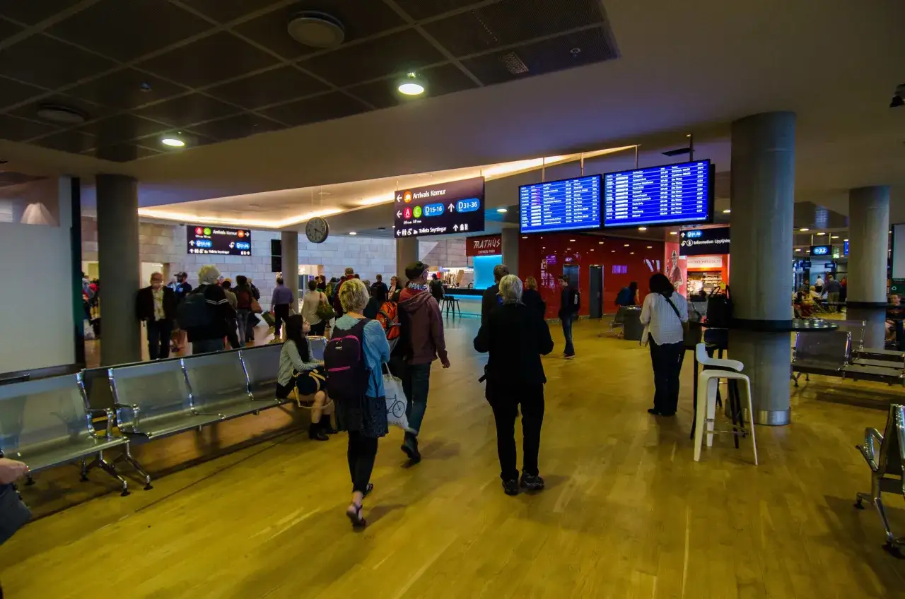 Islandia lotnisko Keflavik kontrola celna