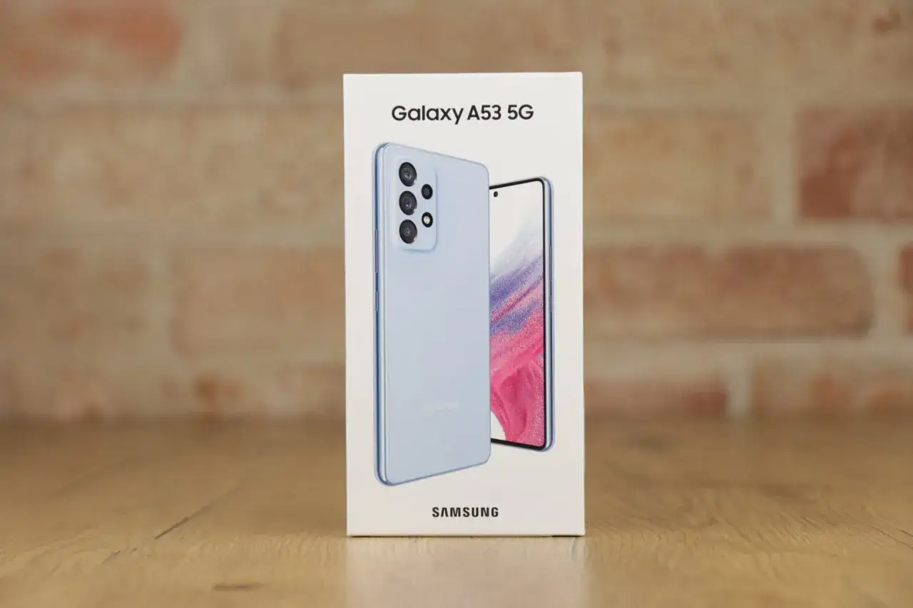 Opakowanie Samsung Galaxy A53 5G, model z 2022 roku.
