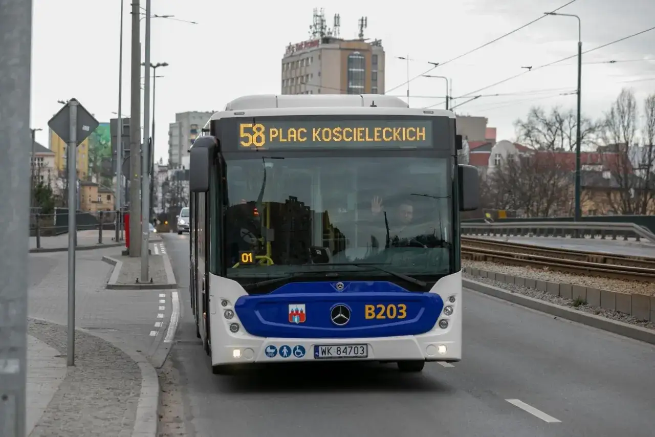 mapa Polski zarobki kierowców autobusów