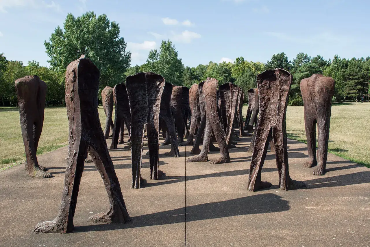 Park Cytadela Poznań rzeźby Abakanowicz