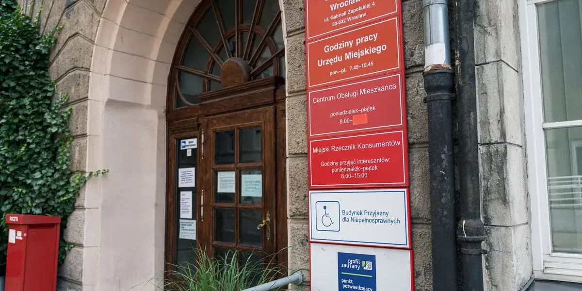 Zdjęcie Gdzie złożyć wniosek o dofinansowanie uchodźcy? Sprawdź, jak to zrobić.
