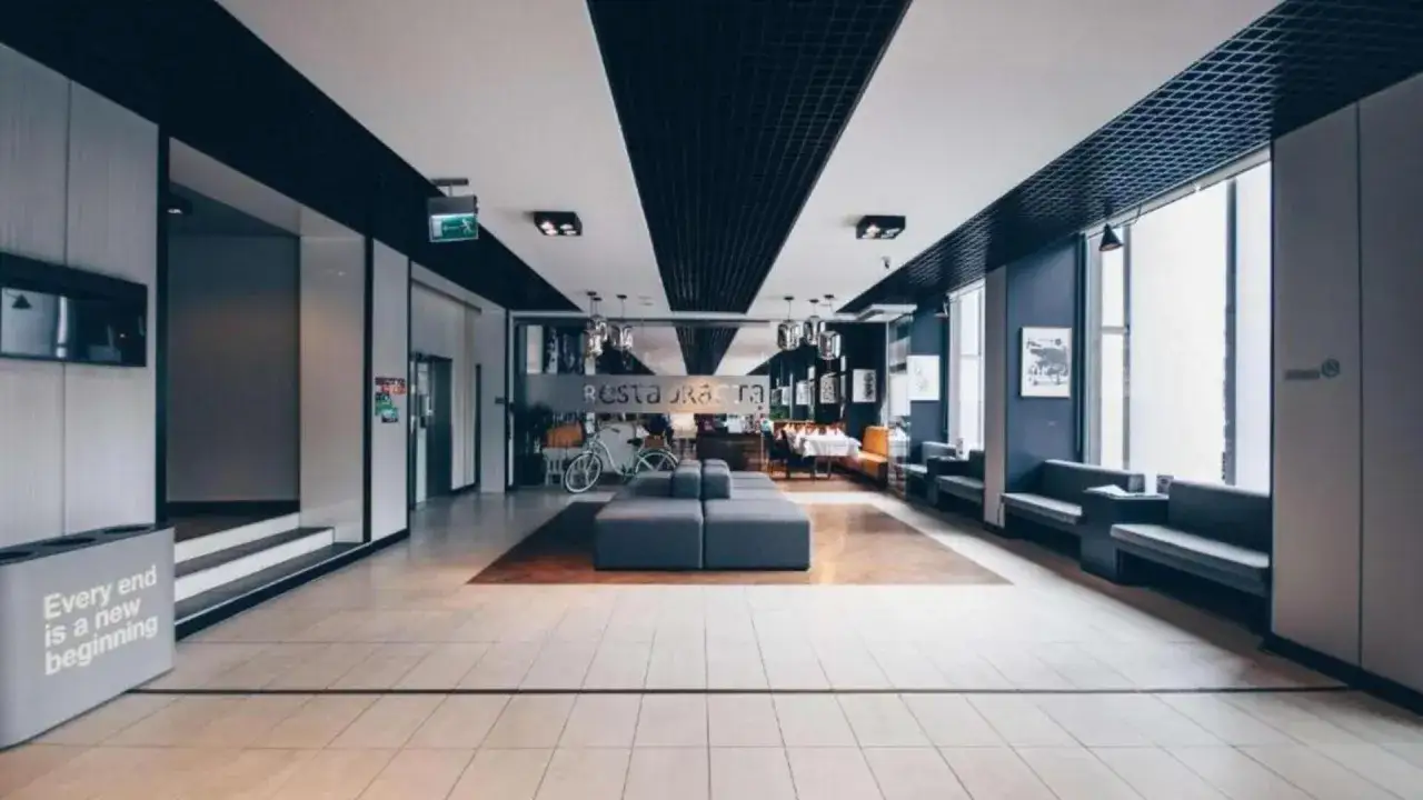 Hotel Metropol Katowice budynek wejście