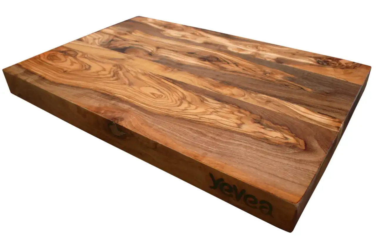 Tabla de cortar de madera de olivo, ideal para tu cocina. La mejor madera para tabla de cortar por su durabilidad y belleza.