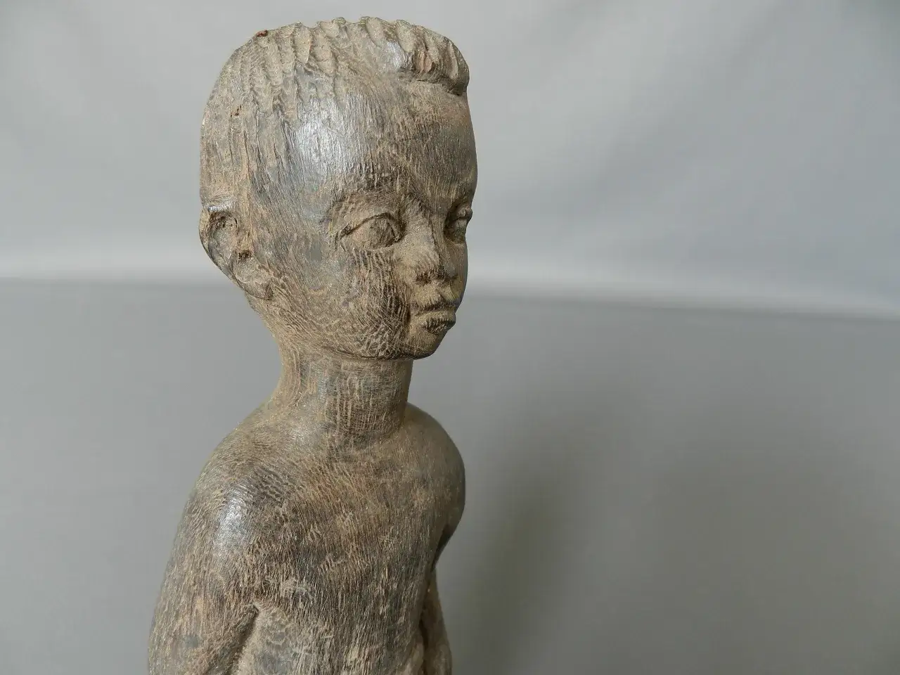 Afrikanische Holzskulptur Patina Gebrauchsspuren