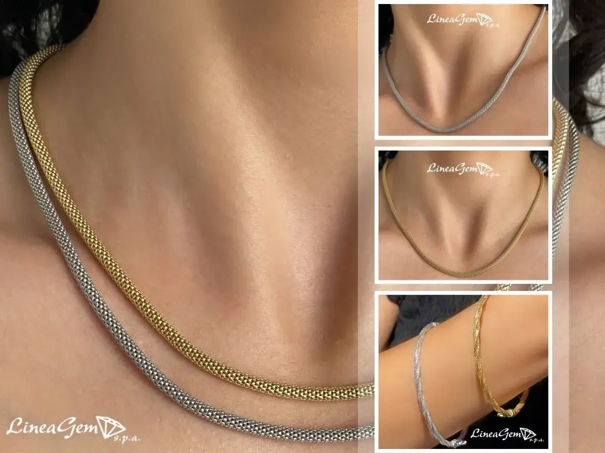 Collane e bracciale in maglia, disponibili in rodio o argento, con finitura lucida e dettagli raffinati.
