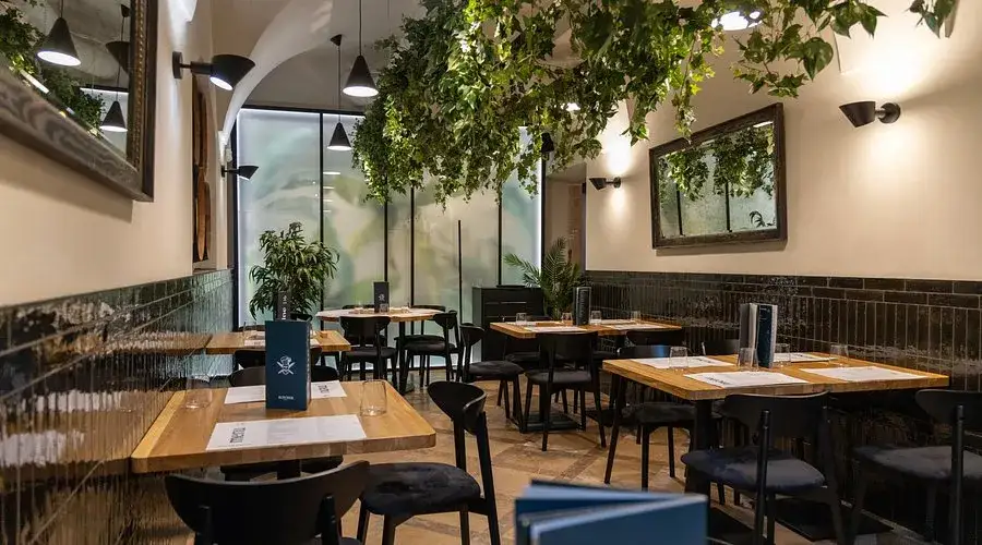Butcher Grill Kraków wnętrze otwarta kuchnia