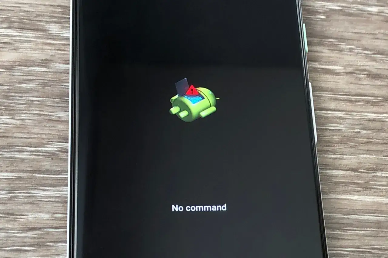 Pantalla de Android con robot y
