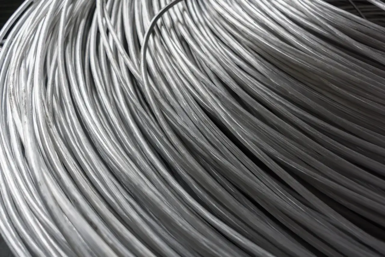 kabel rozruchowy miedziany vs aluminiowy